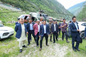 प्रधानमन्त्रीको टोली रसुवा र नुवाकोटको बाढी प्रभावित क्षेत्रमा