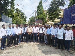 कर्मचारी कुटिएको विरोधमा कालिकामाई गा.पा. तीन दिनदेखि ठप्पः जाहेरी दर्ता नभएको भन्दै धर्ना
